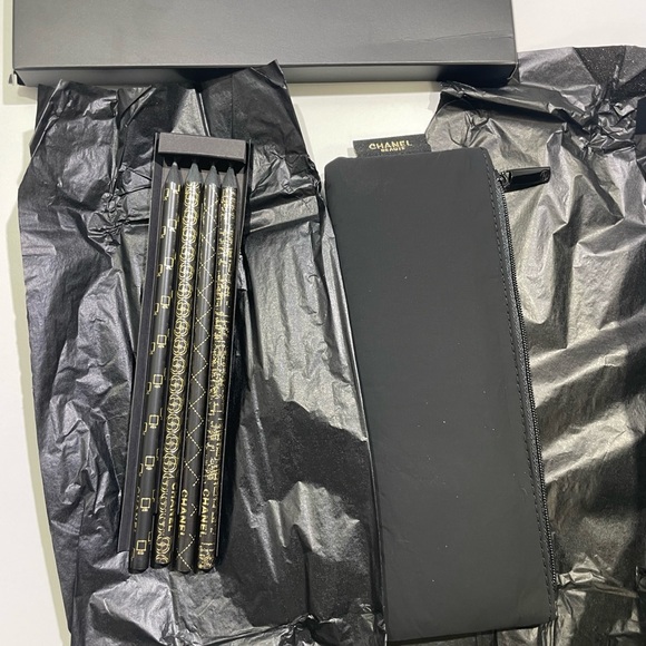 Chanel beauty gift holiday pencil set - Picture 3 of 9